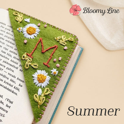 (🎁🎄CHRISTMAS EARLY SALE )Personalized hand embroidered corner bookmark